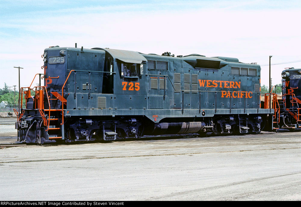 Western Pacific GP9 #725